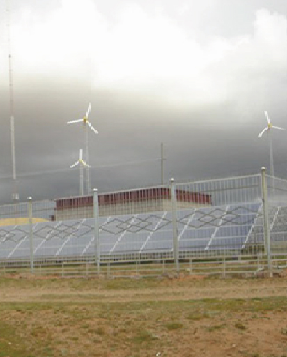 Sistema híbrido eólico-solar em Xinjiang sem eletricidade