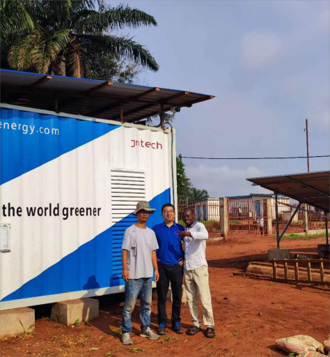 Sistema de microrrede de armazenamento de energia solar diesel no Congo
